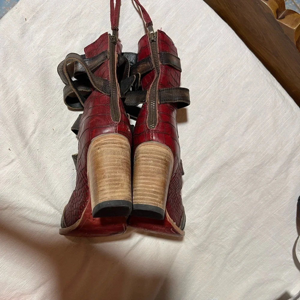 FREEBIRD by Steven Bond Red Crocodile Sandal Bootie - Size 8 - Limited Edition - Picture 11 of 13